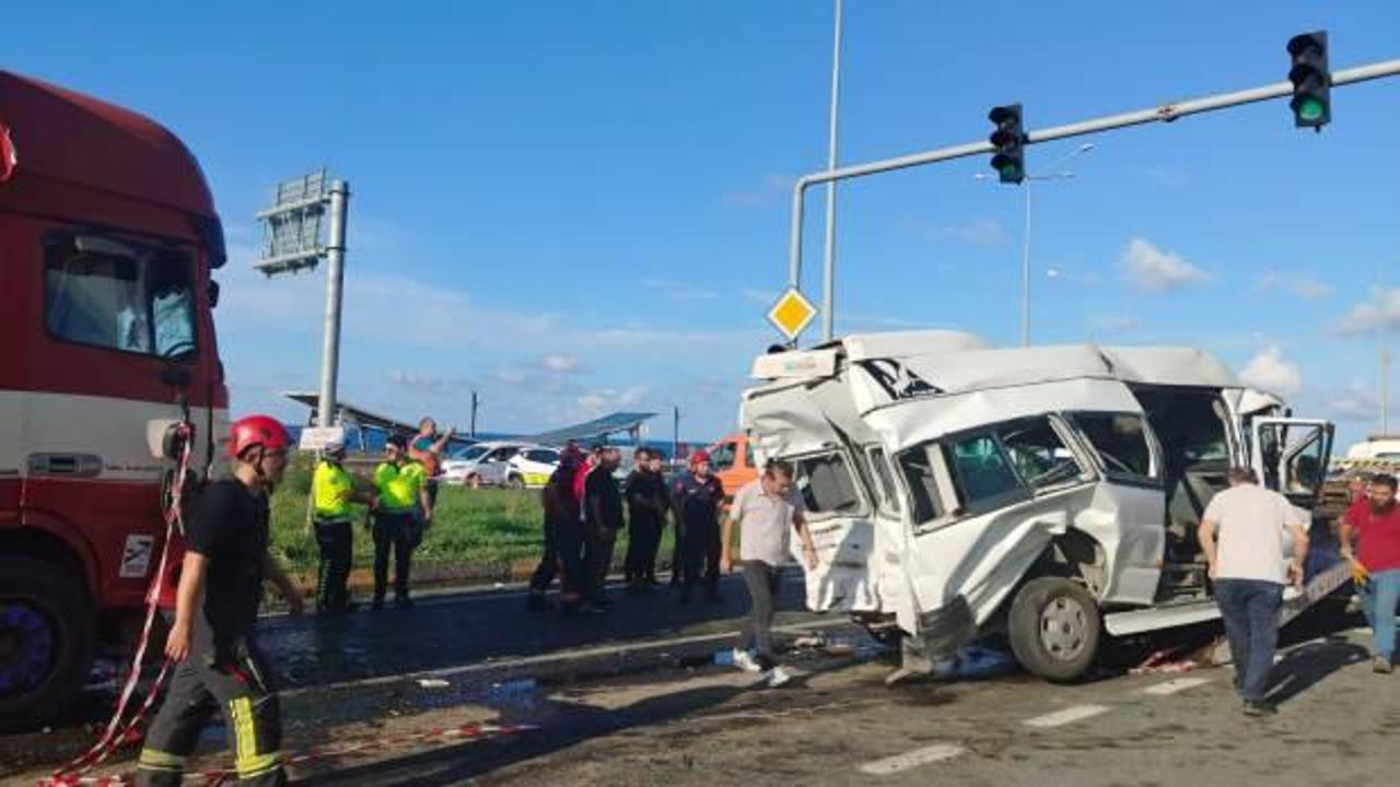 Trabzon'da feci kaza: 15 yaralı!