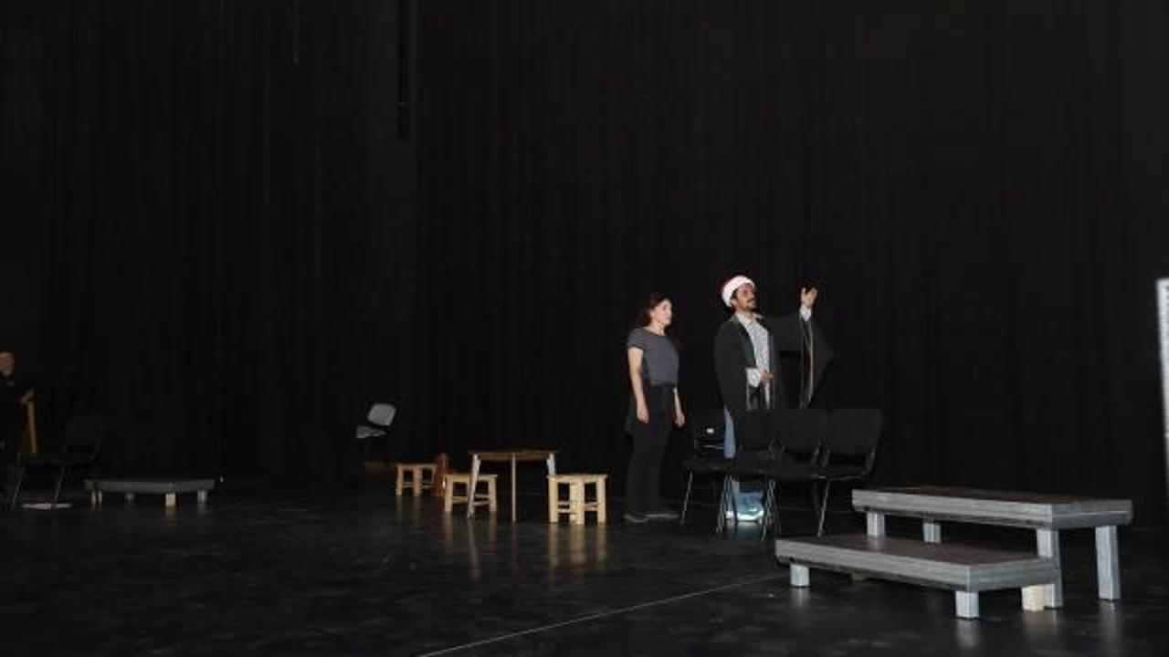 Tamer Karadağlı Gaziantep Şehir Tiyatrosu provasını izledi