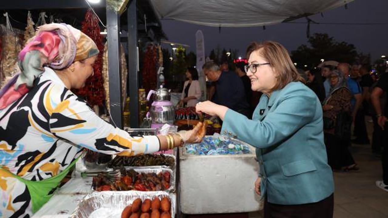 Başkan Şahin, Festival Park'ta vatandaşlarla bir araya geldi