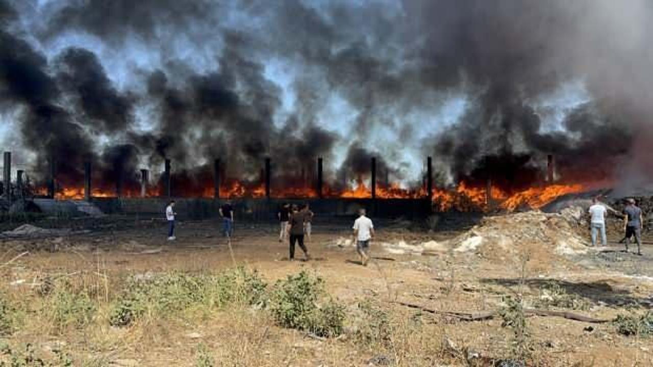  Adana'da korkutan yangın! M&uuml;dahale devam ediyor 
