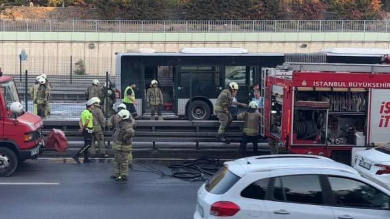Bayrampaşa'da metrobüste yangın