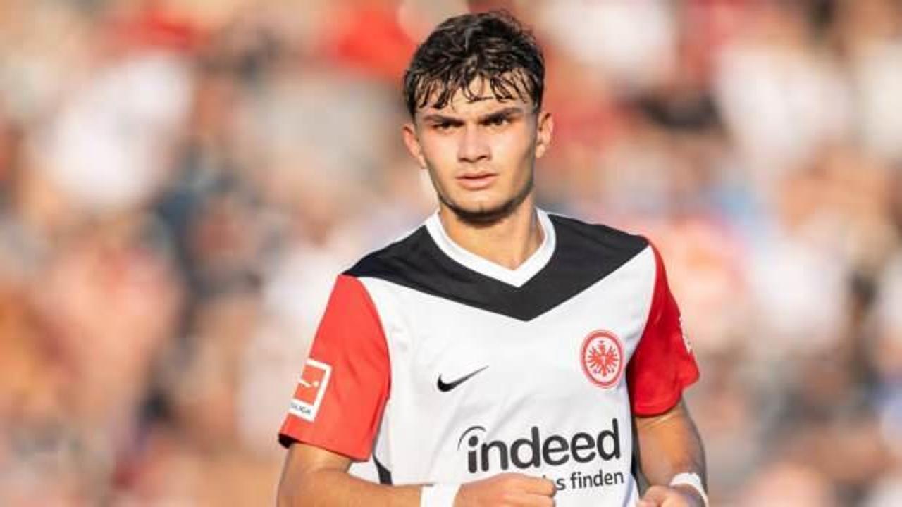 Eintracht Frankfurt, Can Uzun'un bonservisini belirledi: Tarihe ge&ccedil;ecek