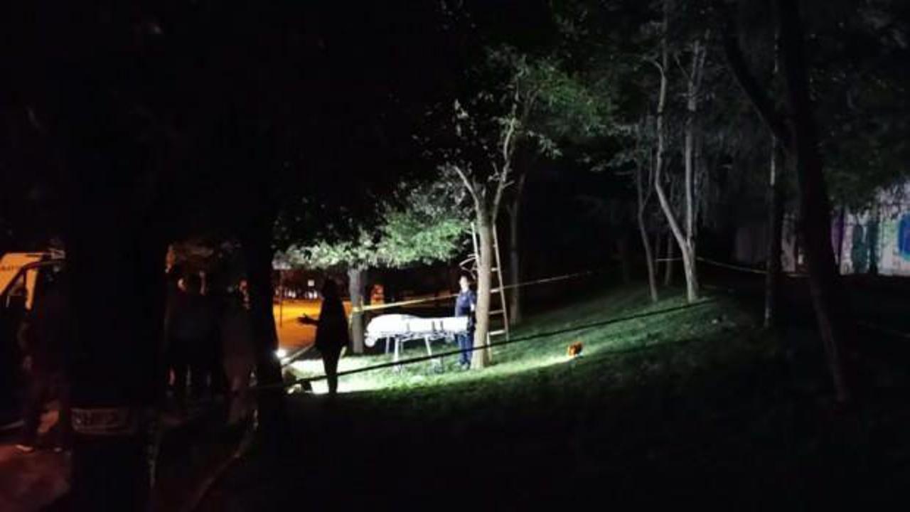 İstanbul'da korkun&ccedil; olay! Ağaca asılı halde &ouml;l&uuml; bulundu