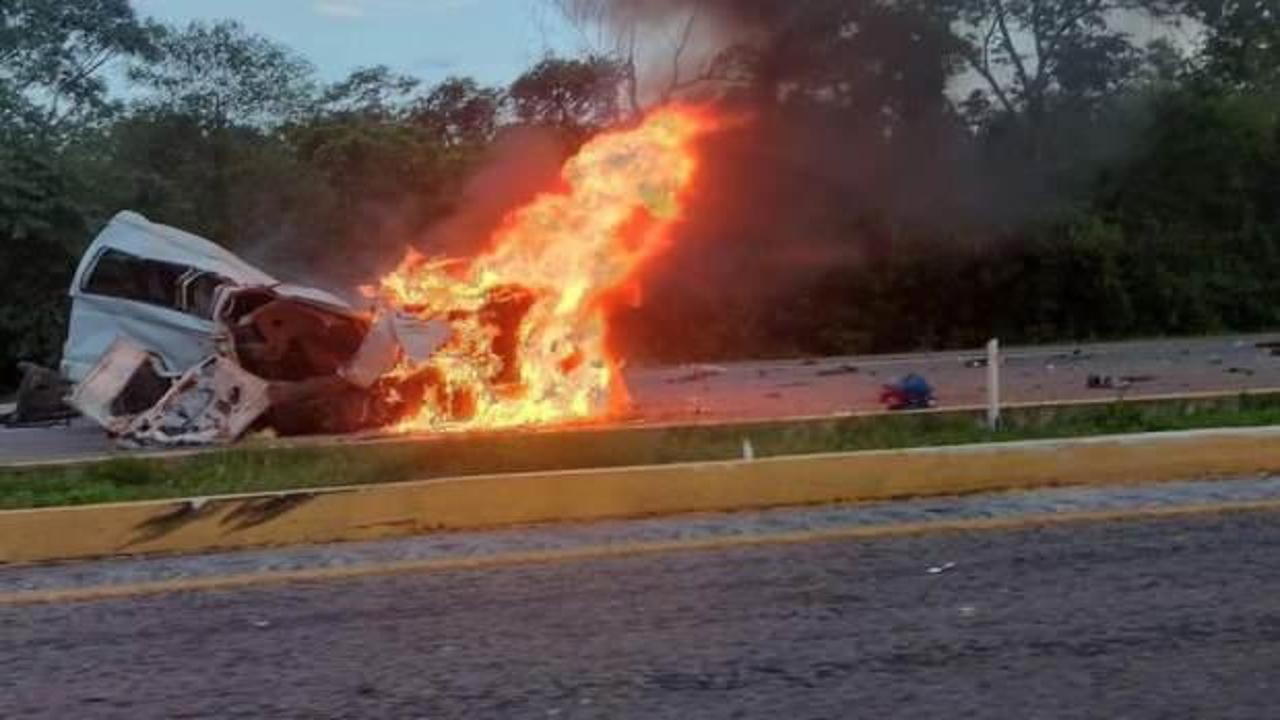Meksika'da korkun&ccedil; kaza: 15 kişi hayatını kaybetti