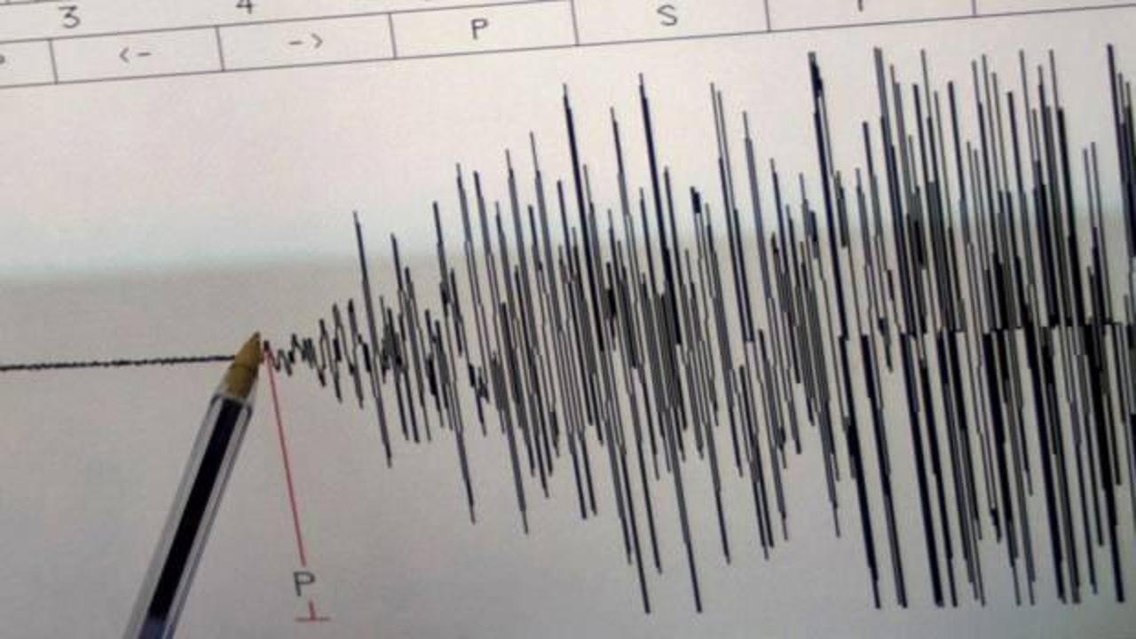 Papua Yeni Gine'de 6 büyüklüğünde şiddetli deprem