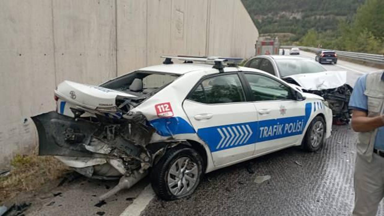 Polis aracına otomobil çarptı: 2'si polis 8 yaralı
