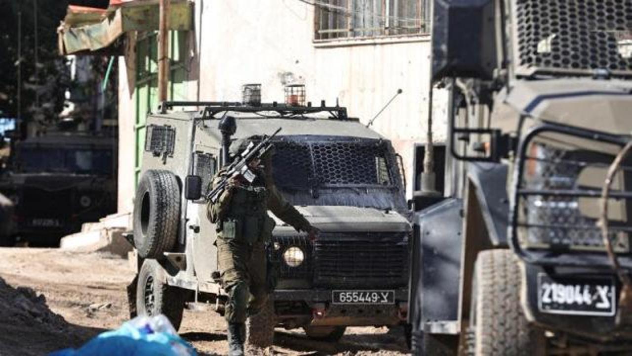 Askeri cip Filistinli çocuğa çarptı! Batı Şeria'da zulüm devam ediyor! 