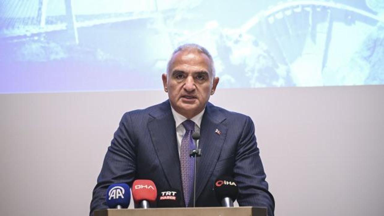 Bakan Ersoy: İstanbul'a gelen turist sayısı 13,5 milyona ulaştı