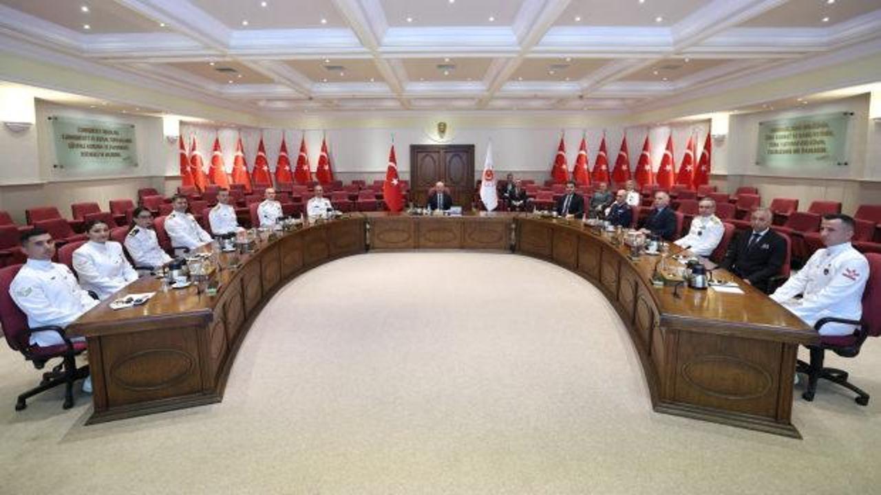 Bakan Güler, Deniz Kuvvetleri Komutanlığı personelini kabul etti