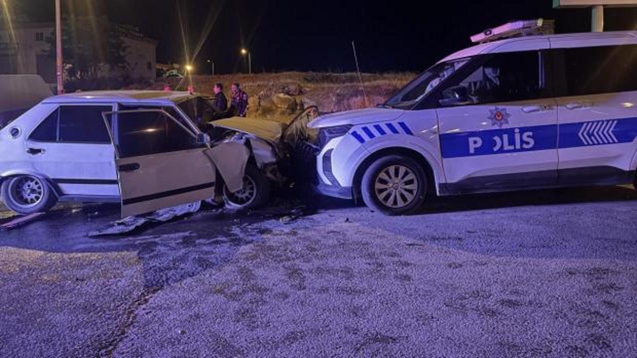 'Dur' ihtarına uymayan sürücü ekip aracına çarptı