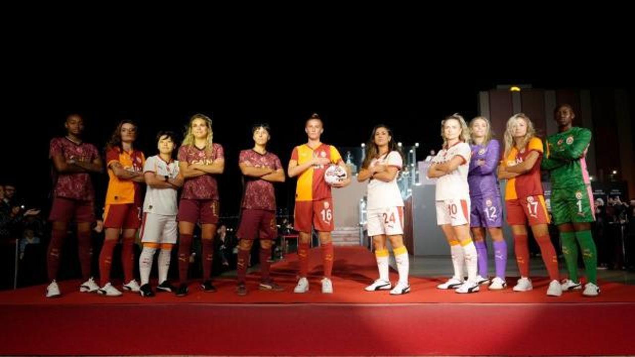 Galatasaray Adası’nda forma lansmanı gecesi