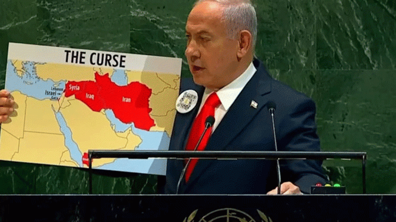 Netanyahu, BM'de k&uuml;rs&uuml;ye haritasıyla &ccedil;ıktı! İ&ccedil;lerinden bir &uuml;lke dikkat &ccedil;ekti