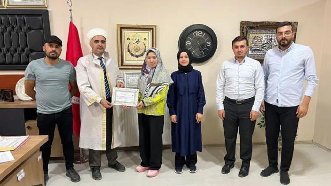 Vietnamlı kadın Hakkari'de Müslüman oldu