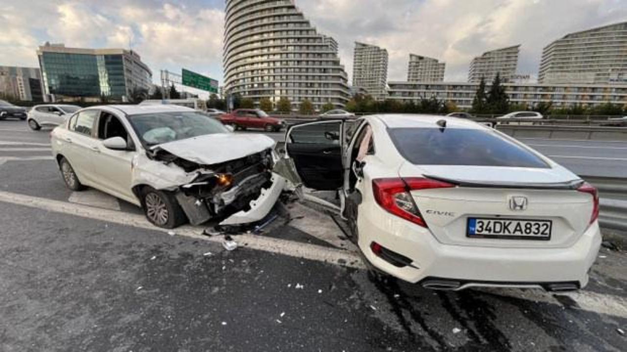 Bağcılar TEM Otoyolu’nda kaza: 4 yaralı