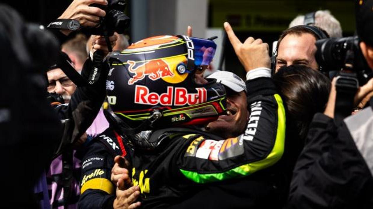 Almanya'da destansı anlar: 'İlk Türk pilot' olarak tarihe geçti