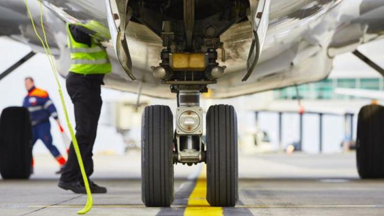 Avrupa'dan ABD'ye gelen u&ccedil;akta şoke eden olay: İniş takımlarından ceset &ccedil;ıktı