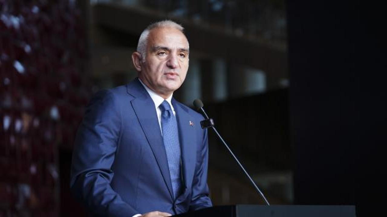 Bakan Ersoy duyurdu: Çarşamba günleri sinema biletleri 120 lira olacak