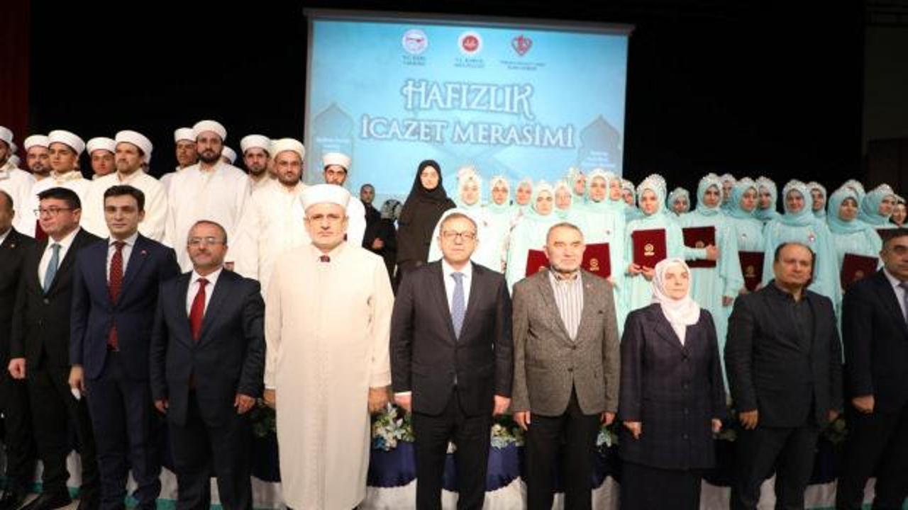 Kars'ta 60 hafız için icazet töreni yapıldı 