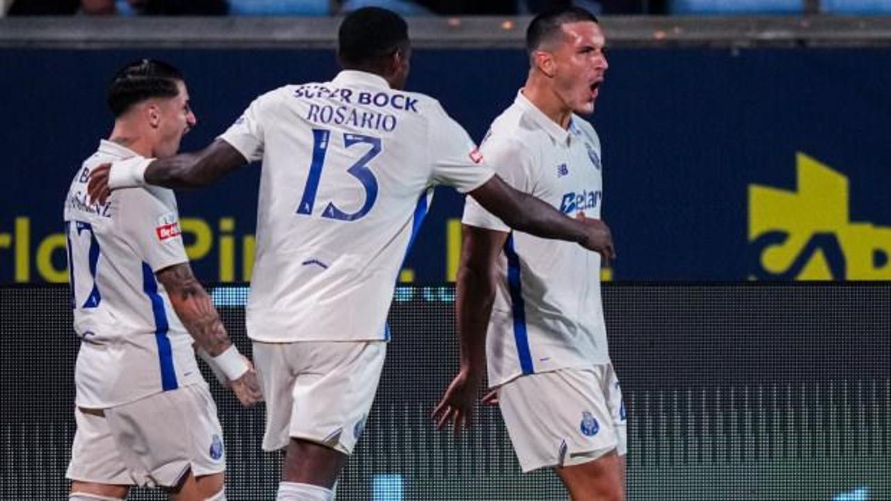 T&uuml;rk forvet Avrupa'yı salladı: Hocası &ouml;vg&uuml;yle bahsetti