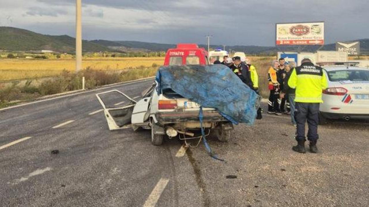 Öğrenci servisi ile otomobil çarpıştı: 2 ölü, 7 öğrenci yaralı