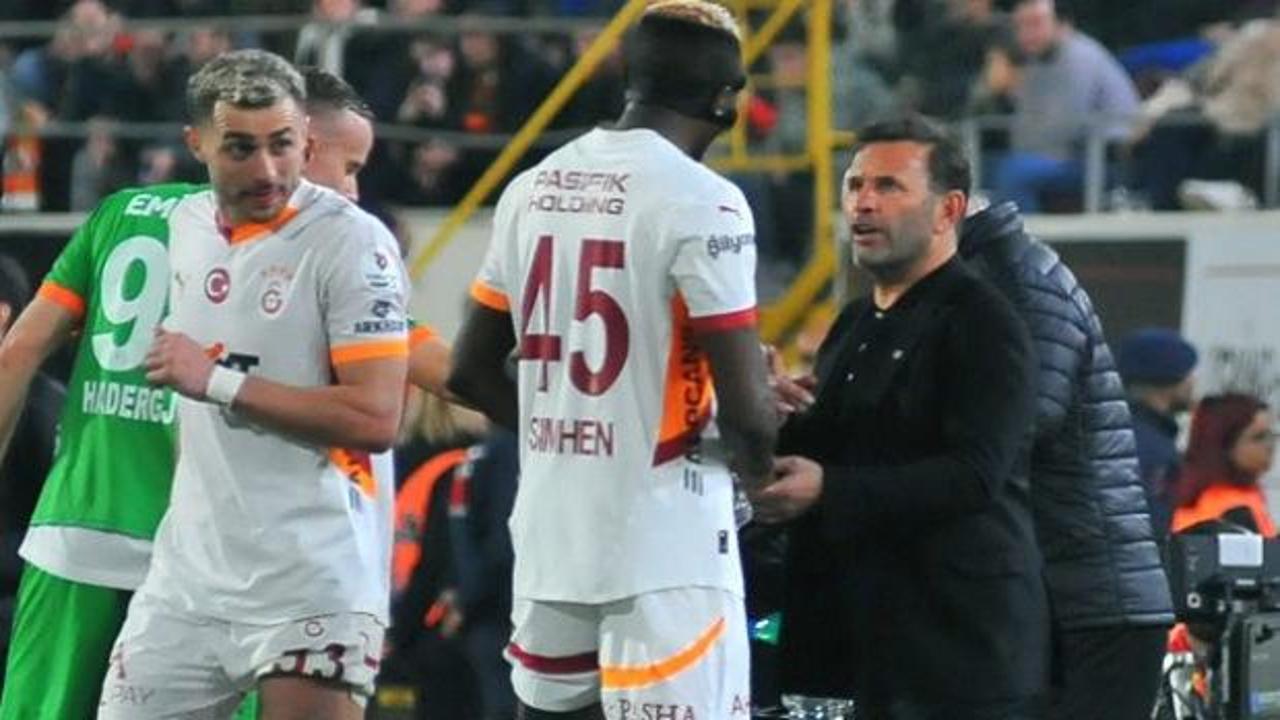 Okan Buruk'tan Liverpool ma&ccedil;ı &ouml;ncesi Osimhen'le &ouml;zel g&ouml;r&uuml;şme