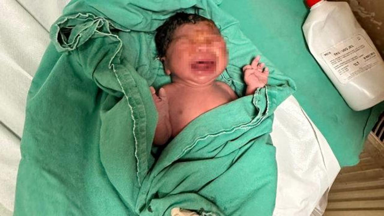 "Yesen" bebek takside doğdu, aileye ulaşım ücretsiz oldu 