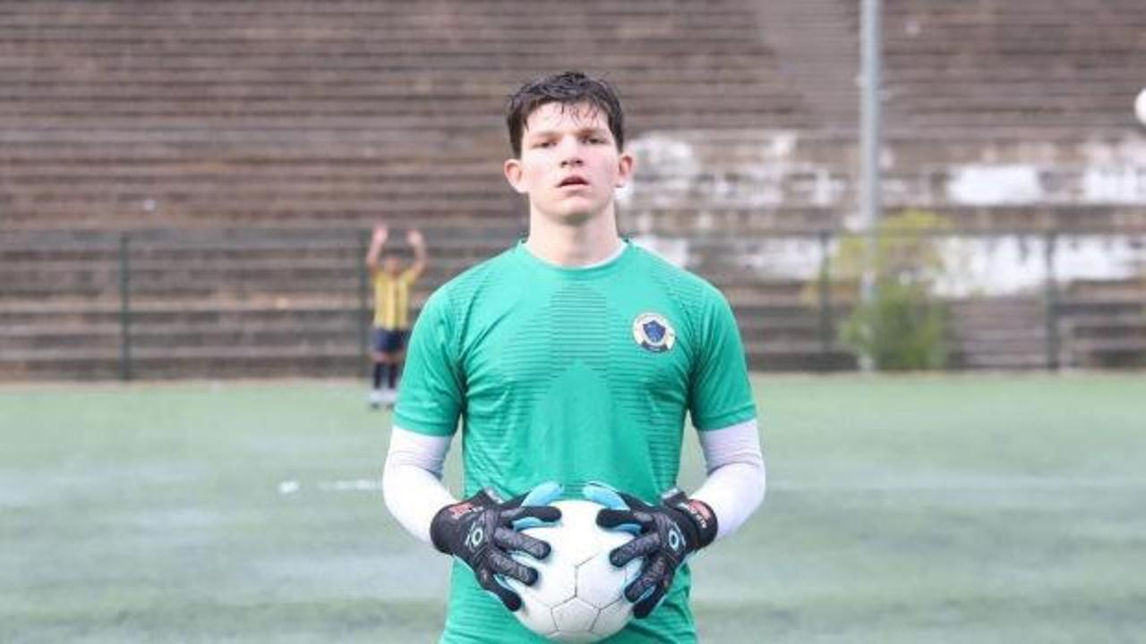 2. Lig ekibinde oynayan 15 yaşındaki kaleci Süper Lig devine doğru