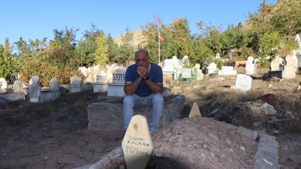 Babalarını kaybeden kardeşler, 27 yıldır "ölü" olduklarını öğrendi