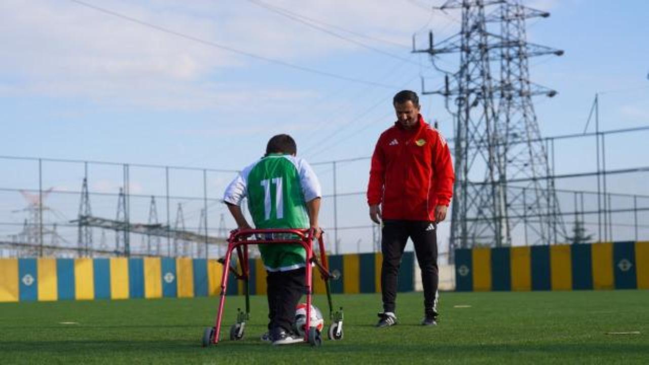 Esenler Belediyesi'nden anlamlı etkinlik: Engeller yeşil sahada aşıldı 