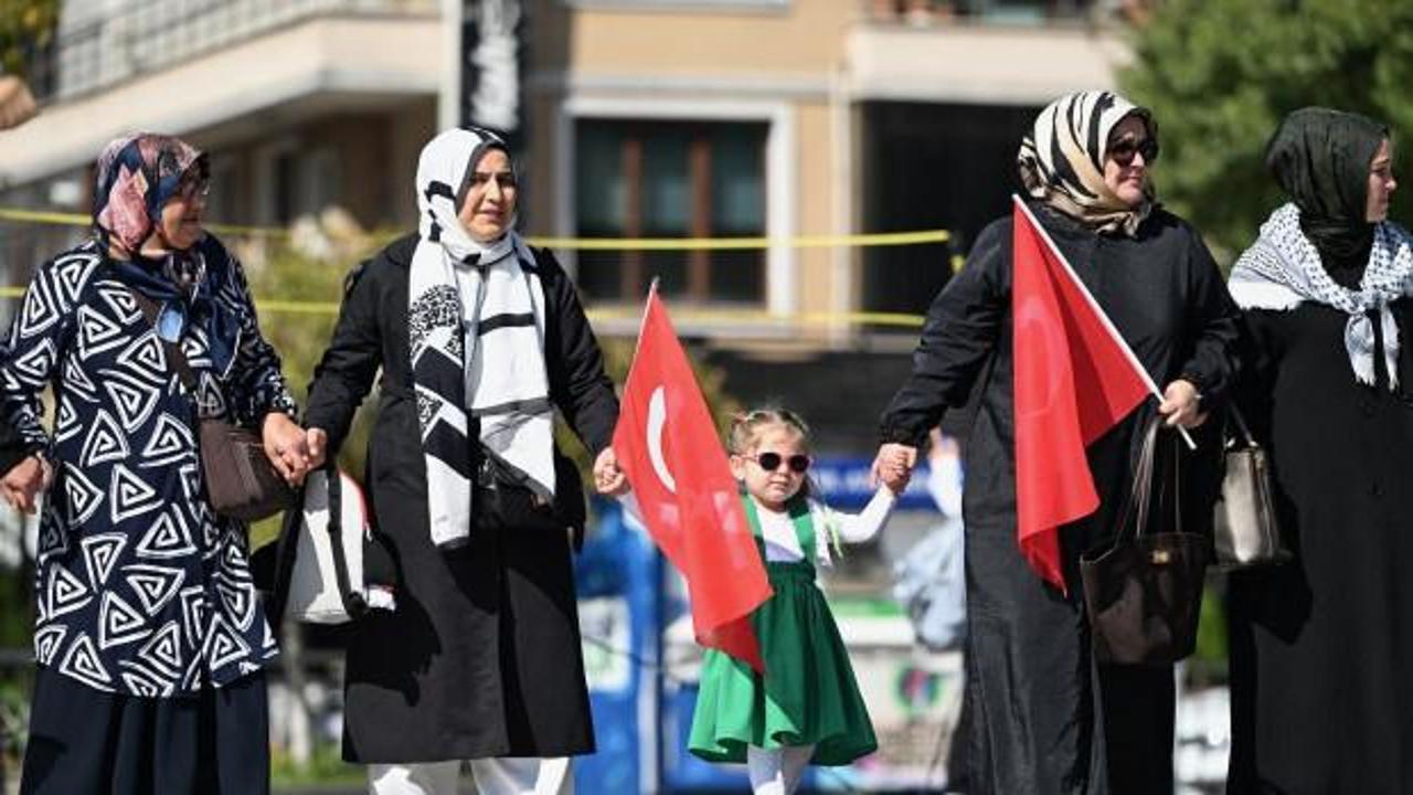 AK Parti Kadın Kolları'ndan "Gazze için sessiz çığlık" etkinliği