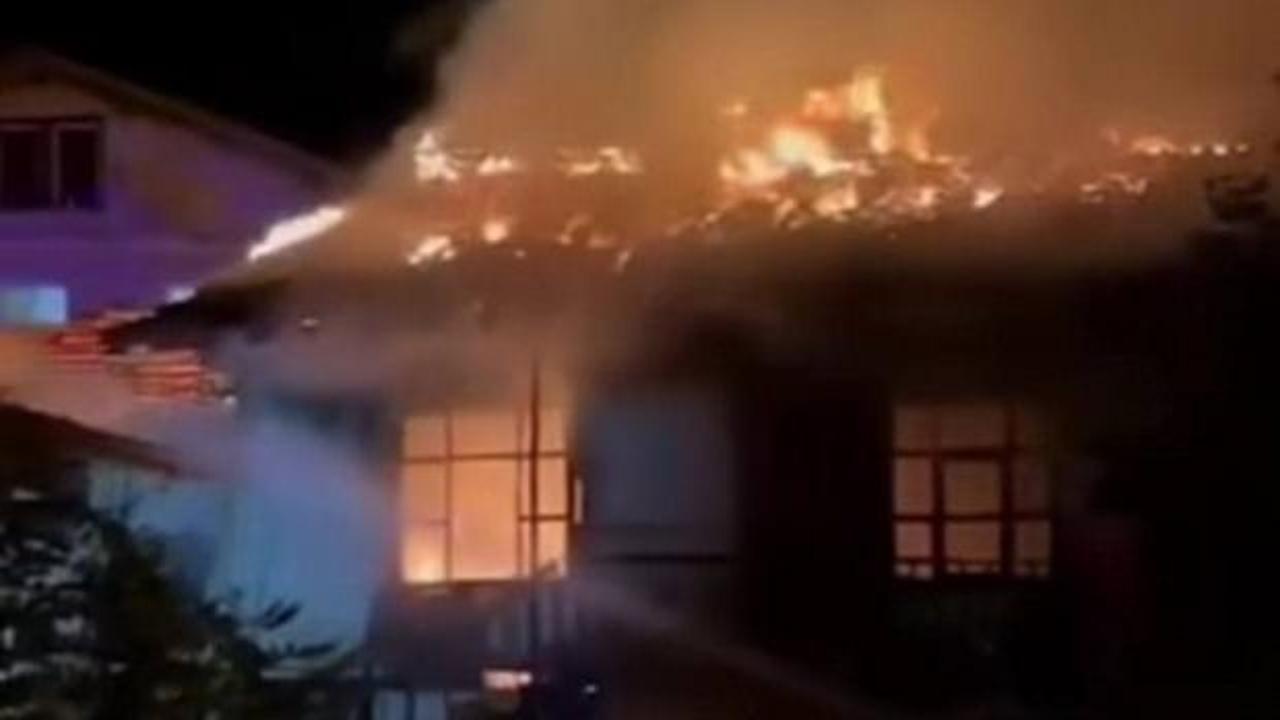Amasya'daki yangında 2 ev k&uuml;l oldu