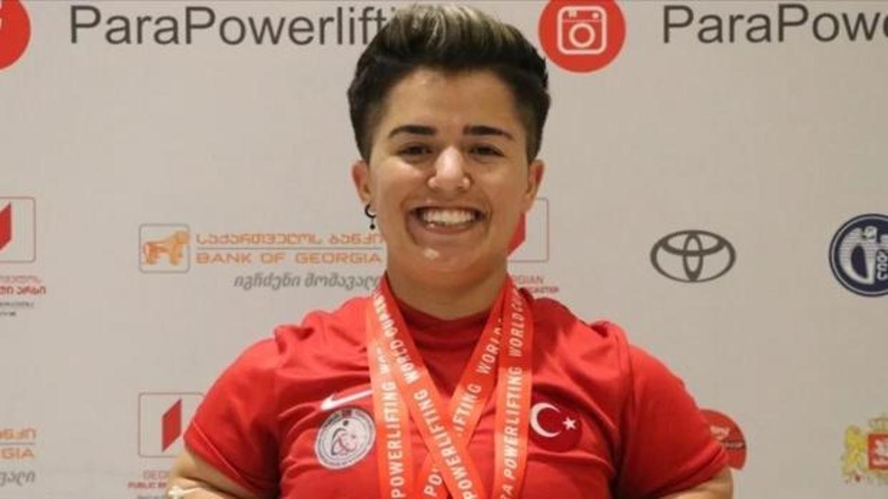  Besra Duman'dan 55 kiloda gümüş madalya!
