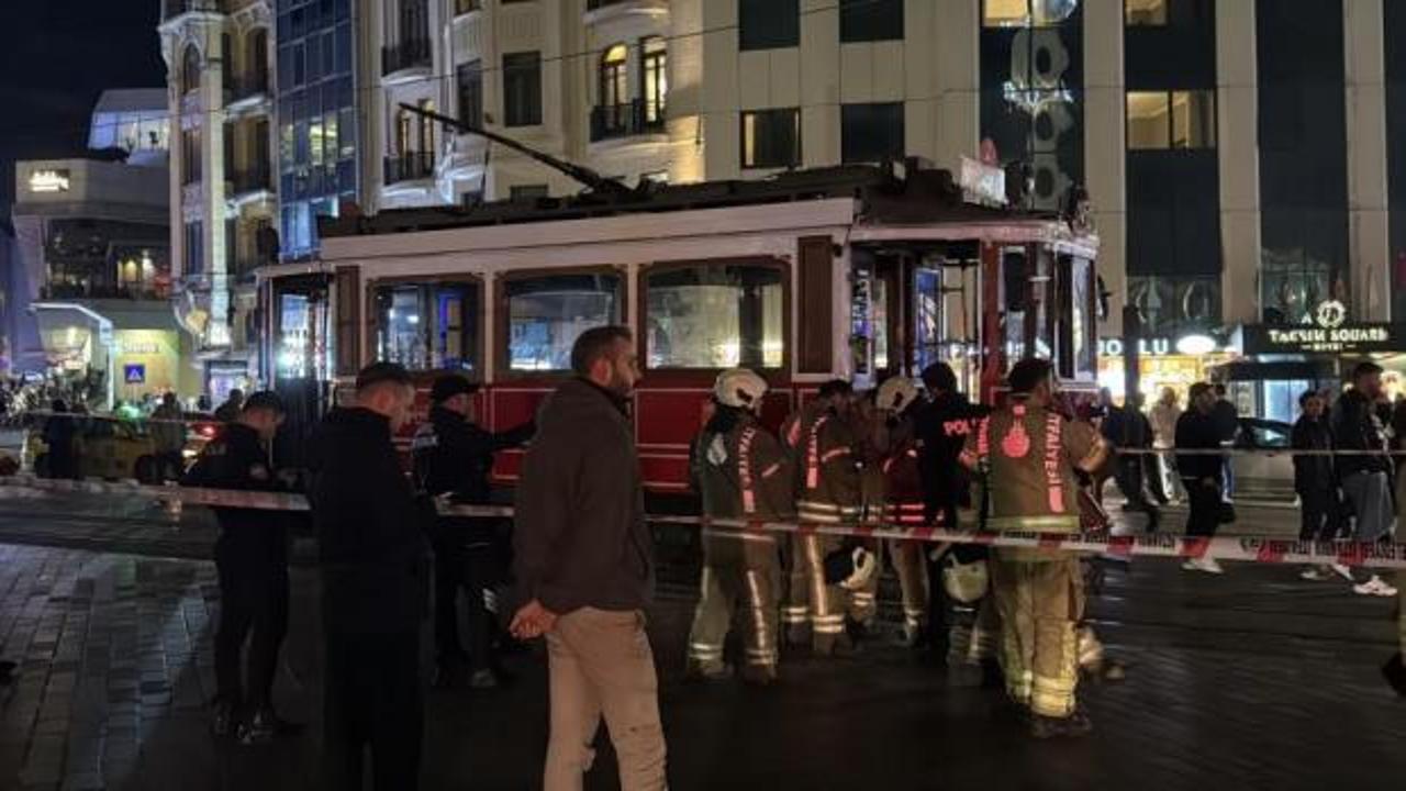 İstiklal Caddesi'nde nostaljik tramvayda yangın