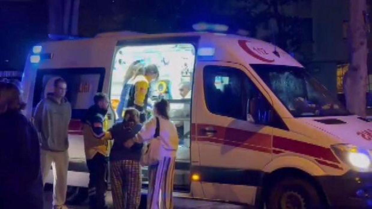 Kadıköy'de 5 katlı binada yangın; 20 kişi tahliye edildi
