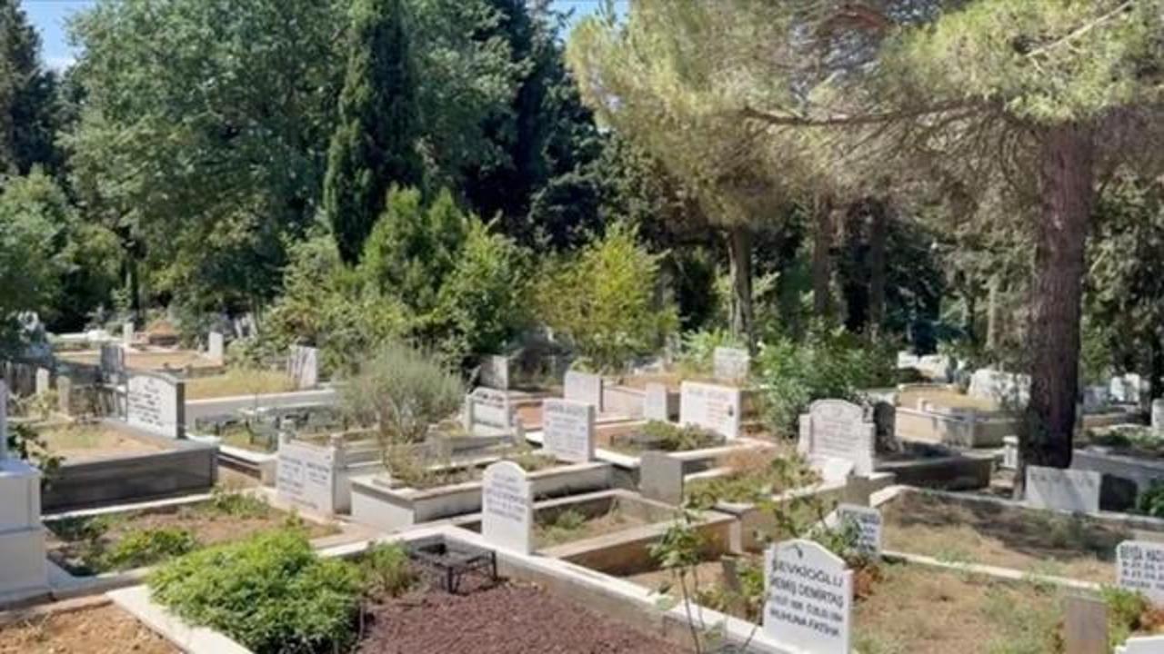 Mezar taşı ustası uyardı: 'Kırıp yakarak imha ediyoruz'