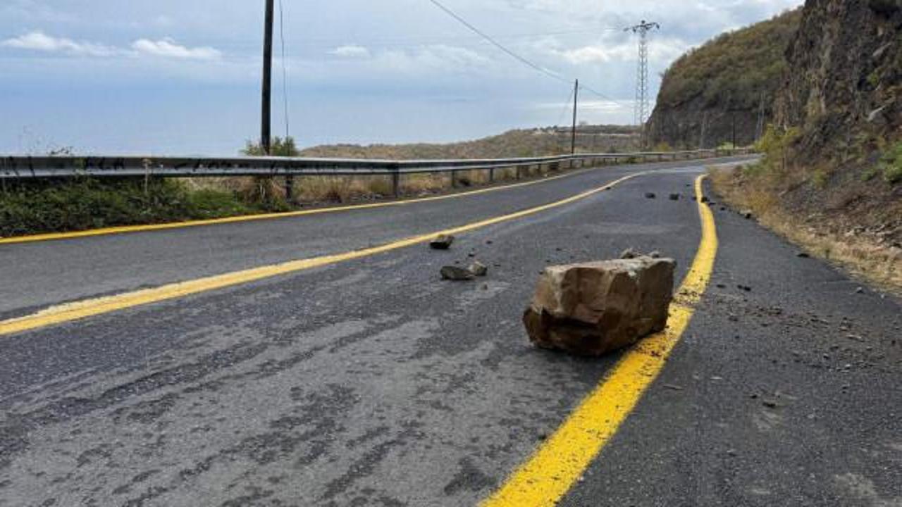 Tekirdağ'da yola kaya parçaları düştü