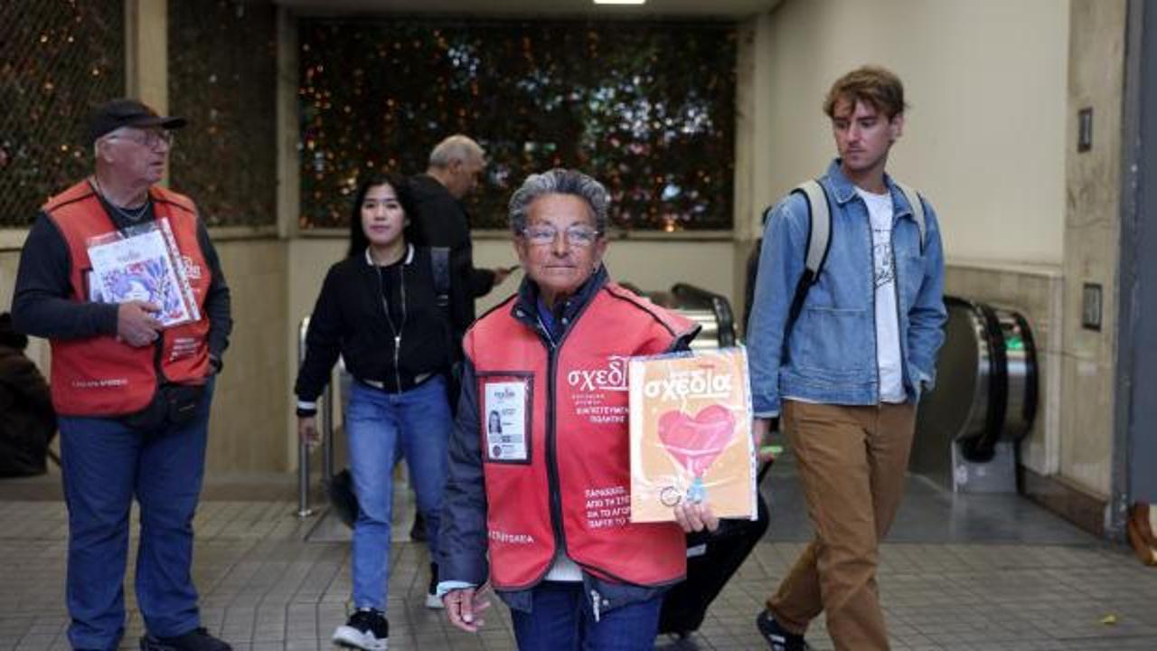 Atina'da Shedia dergisi evsizlere umut oluyor