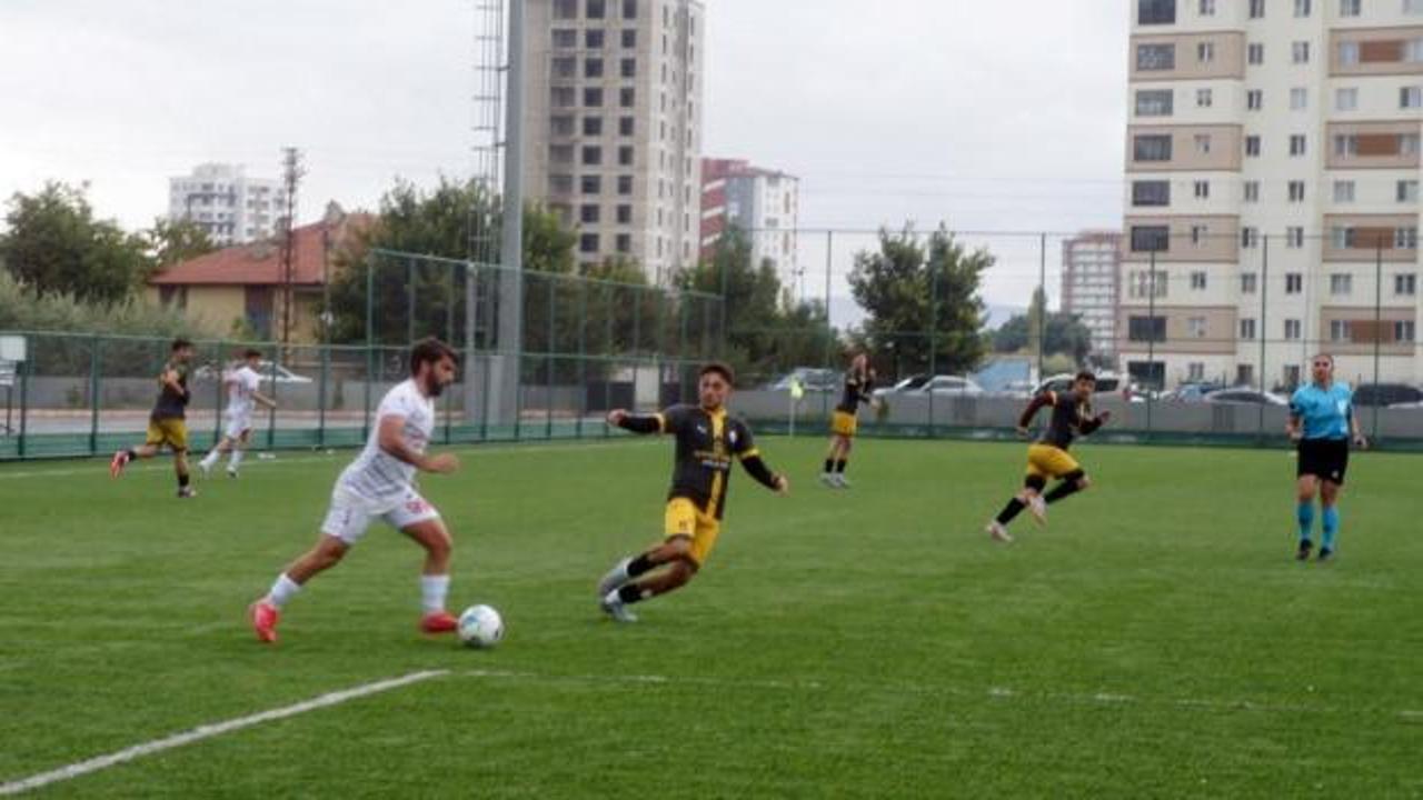 Amatörde çılgın düello! 10 golün atıldığı maçı 7-3 kazandılar