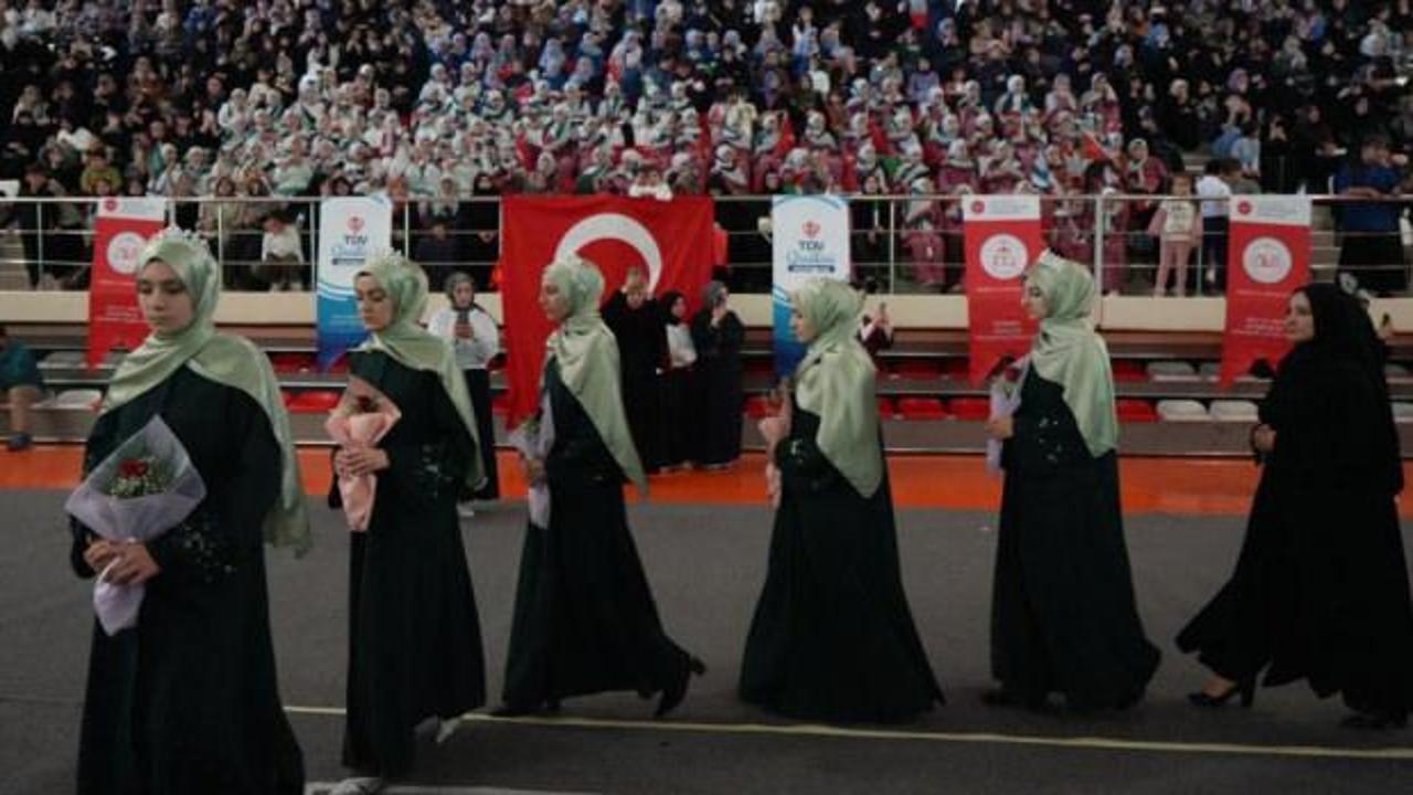 75 erkek, 88 kız öğrenci hafızlık icazetlerini aldı