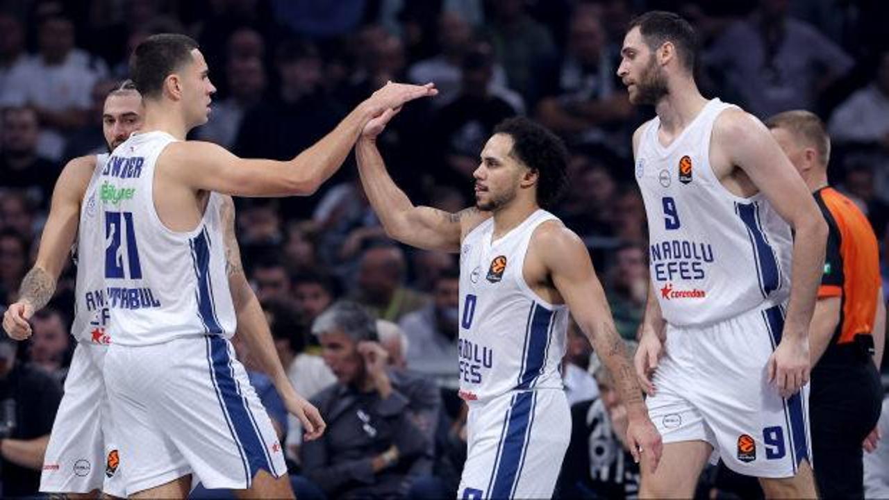 Anadolu Efes'te sakatlık: Takımın yıldızı sezonu kapattı