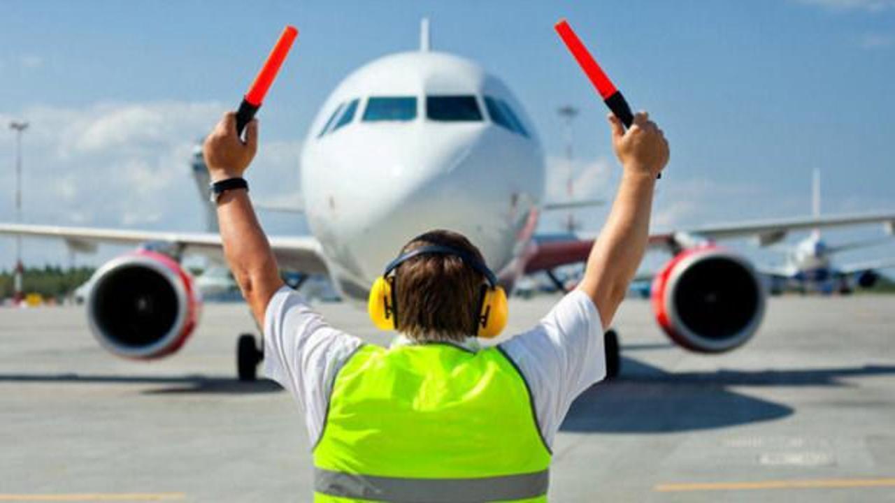 Apron memur maaşları 2025: Uçakları park ettiren kişi!