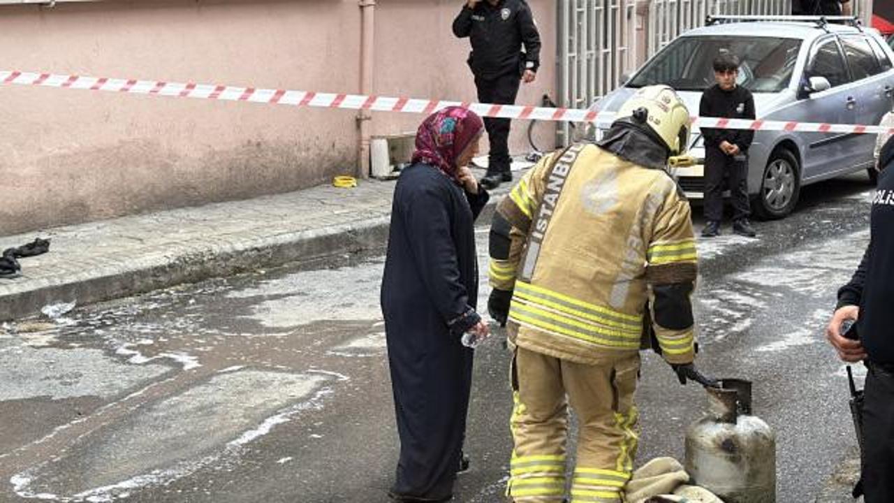 Beyoğlu'nda faciadan dönüldü! Başlığını değiştirdiği esnada bir anda parladı