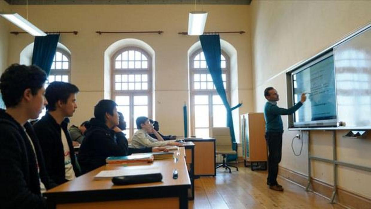 Gelenekten Geleceğe... İmam hatip okulları 112 yaşında!