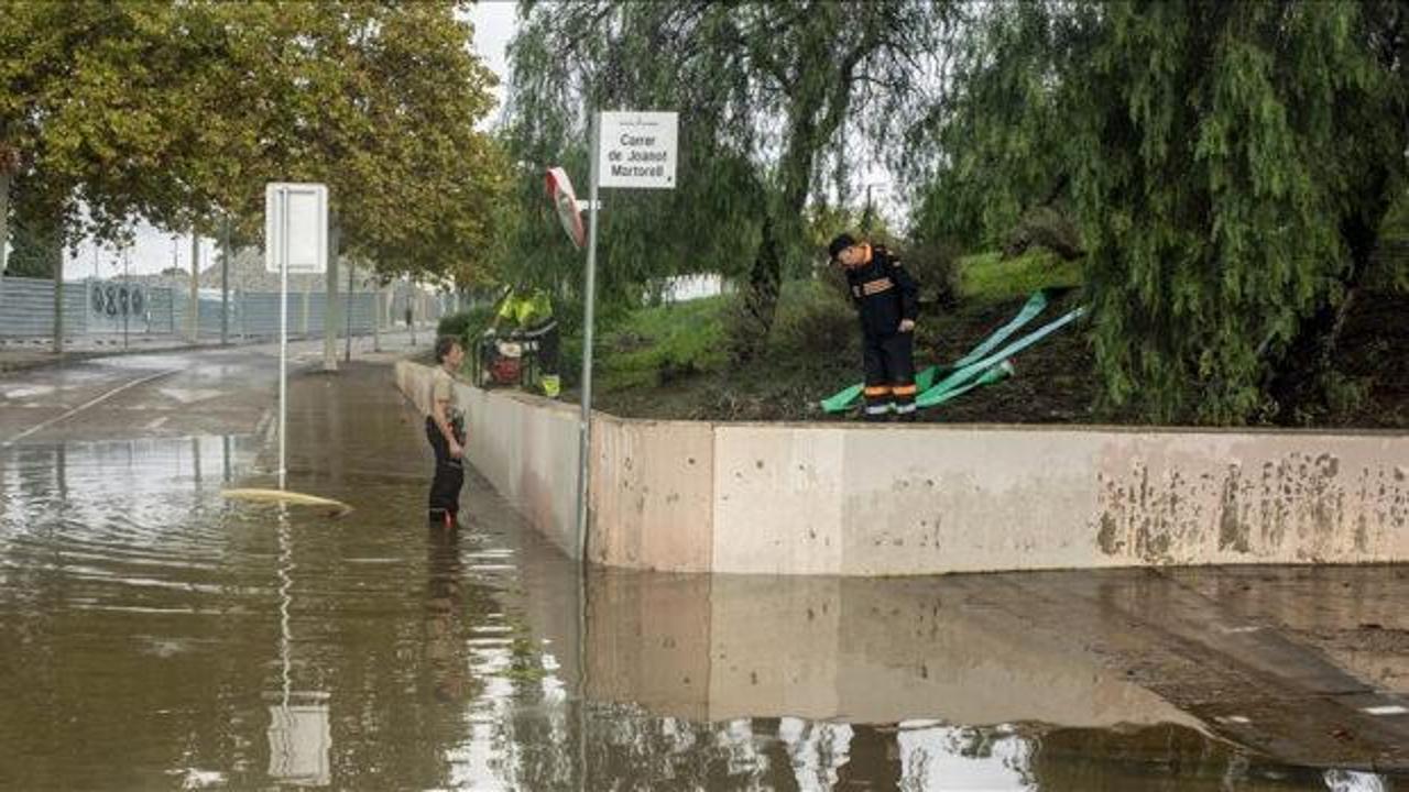 İspanya'da sel! Çok sayıda vatandaş mahsur kaldı