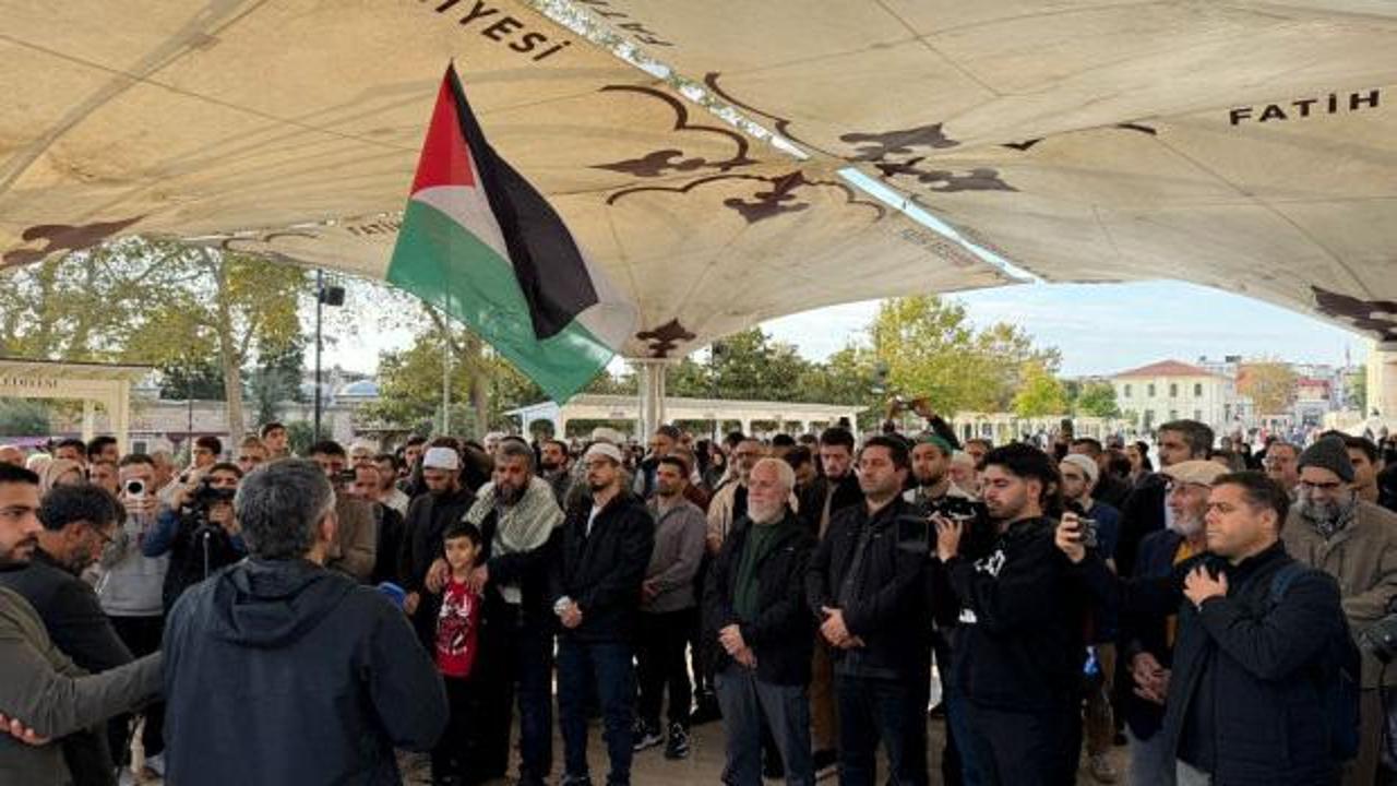 İsrail artığı çetelerin şehit ettiği Filistinli gazeteci için gıyabi cenaze namazı kılındı