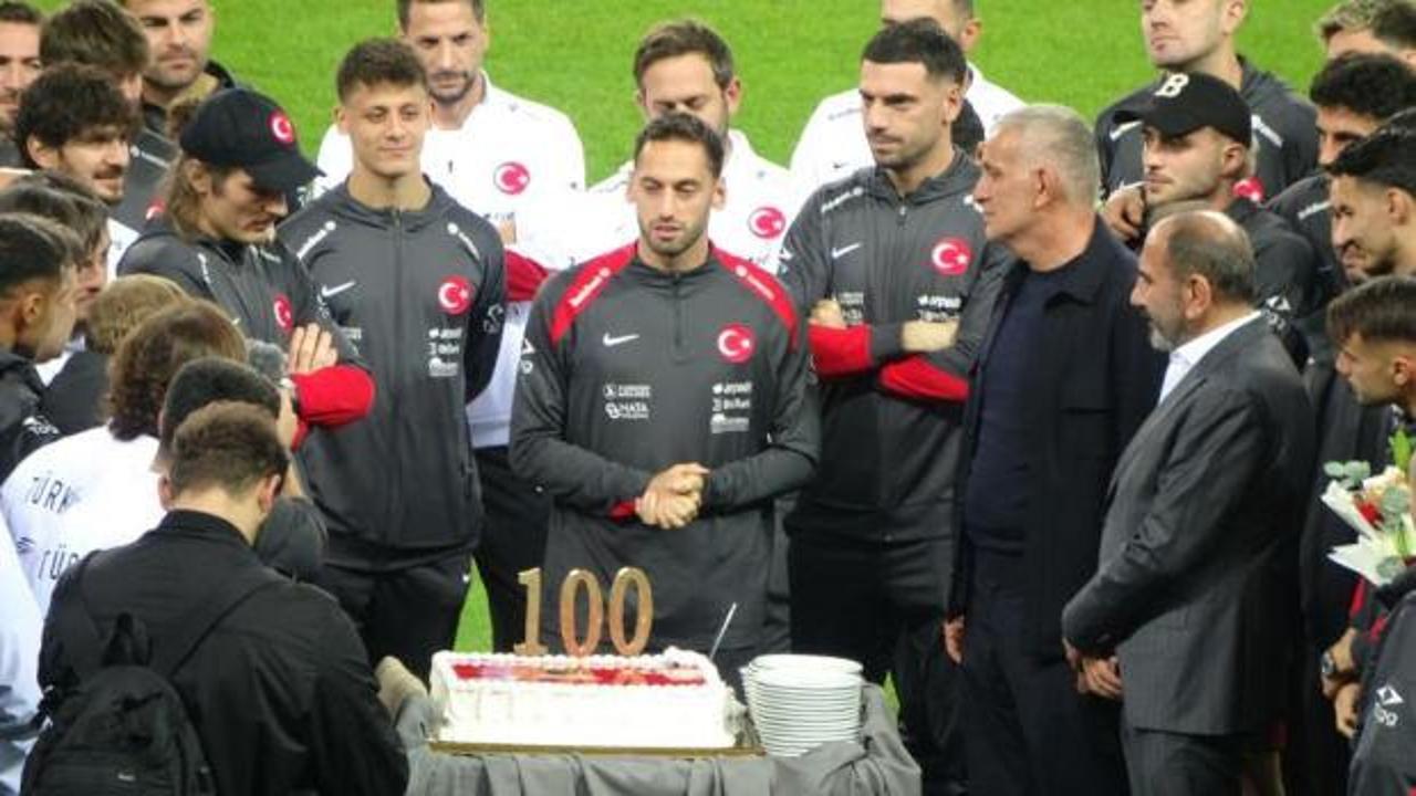 Milli yıldıza Gürcistan maçı öncesi 100. maç sürprizi
