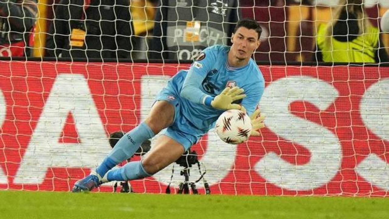 Montella tepki göstermişti! Genesio'dan Berke Özer için ilk açıklama: Not aldım!