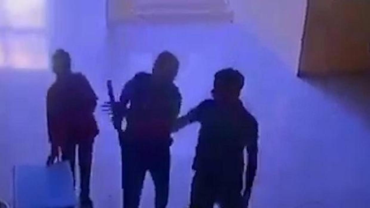 Şanlıurfa'da  dehşet! Sopayla okulu basan veli, öğretmeni darbetti iddiası