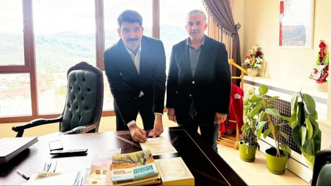Türkiye'de bir ilk! İlçe kaymakamı futbolcu oldu: Amatör Lig ekibine imza attı
