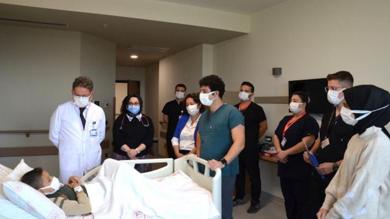 Bursa’da umut operasyonu: 9 yaşındaki oğlu için böbreğini bağışladı